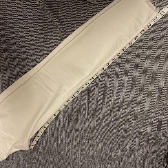 FRAME - Le Skinny De Jeanne Raw Hem Jeans in Blancv - Picture 8 of 8